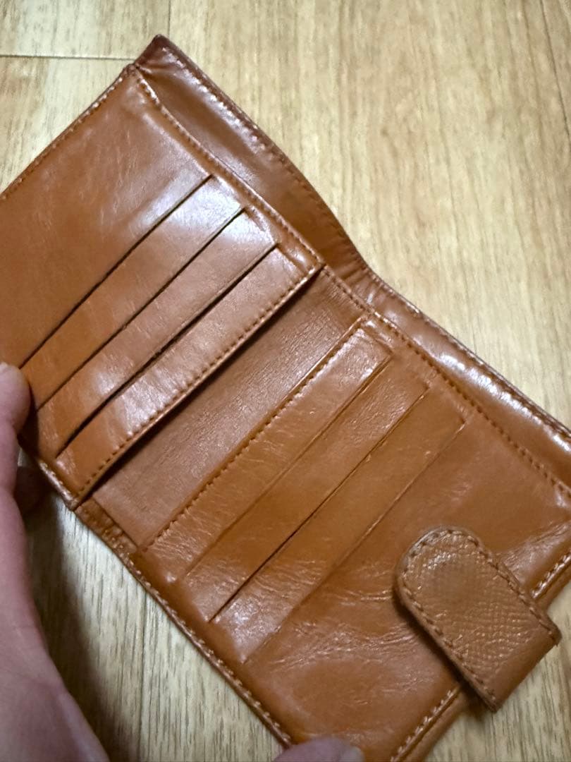 CHANEL シャネル　二つ折り　財布　キャビア　茶色　ゴールド