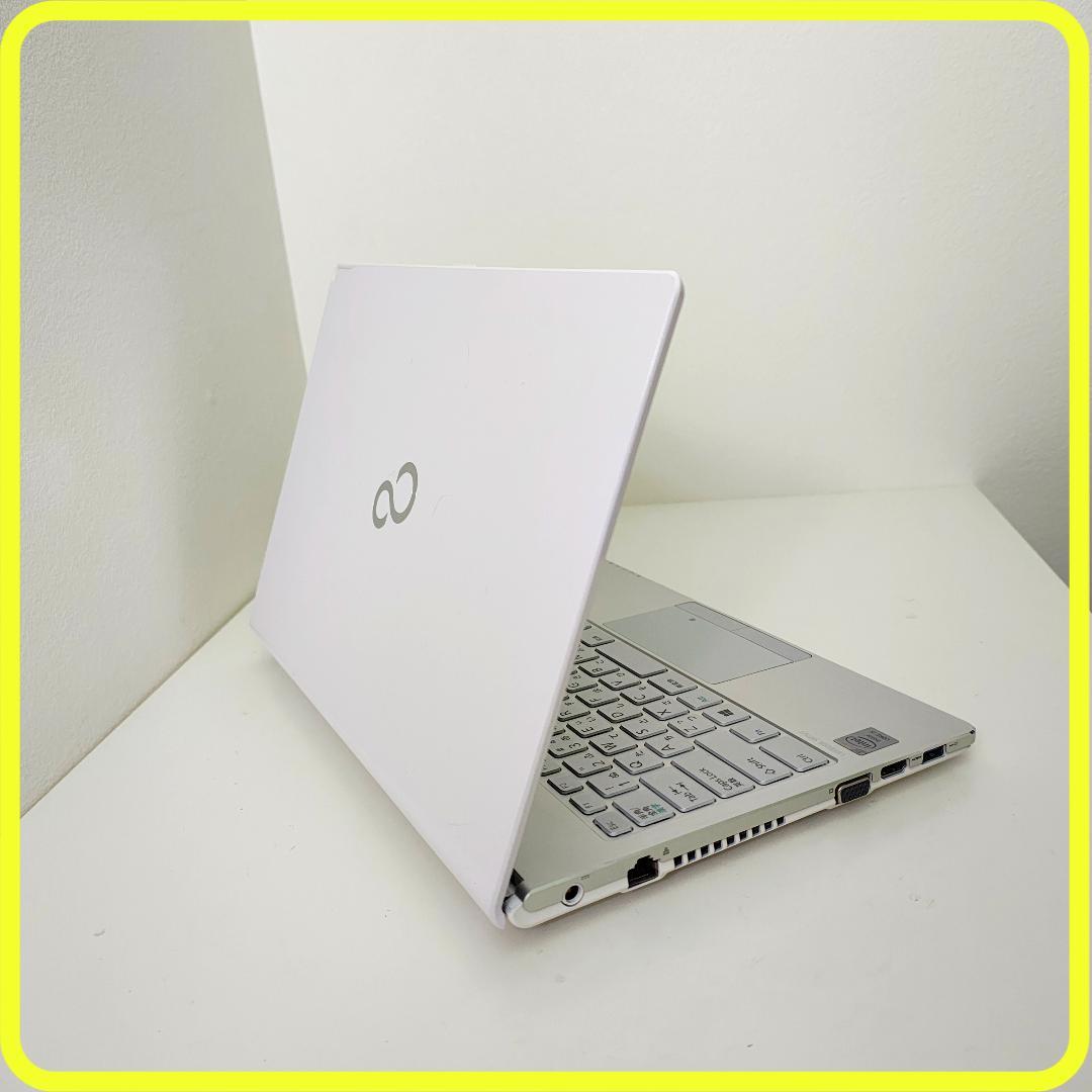 美品　白　新品SSD256⭐️windows11ノートパソコン　薄型軽量　782