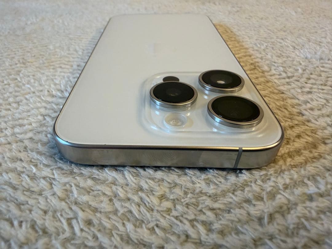 【超美品】Apple iPhone 15 Pro ホワイト 本体 256GB