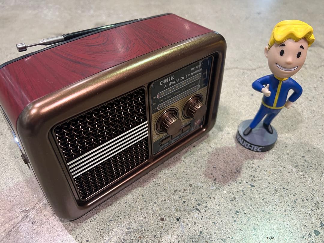 福袋　US直輸入短波SW/FM/AMフォールアウトラジオ Vault Boy付