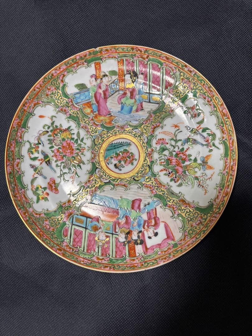 中国古美術品　清の時代　金彩粉彩人物花鳥中皿　21cm