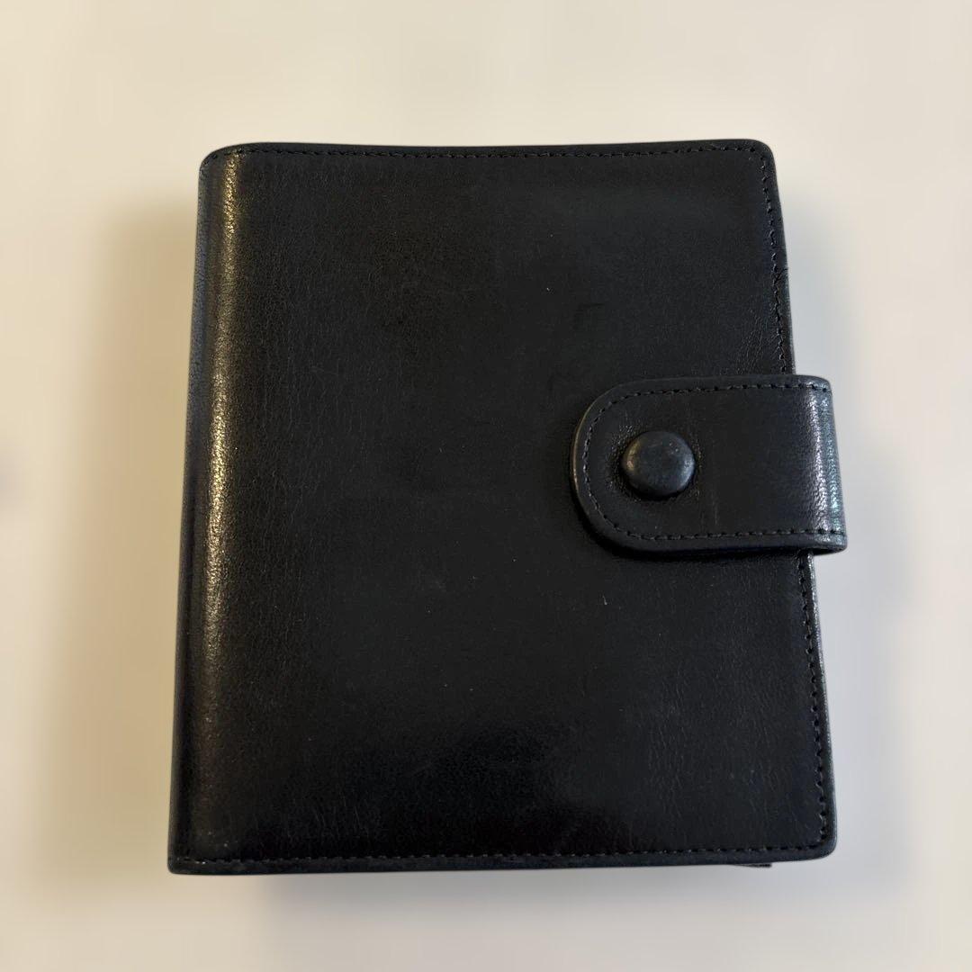 シャネル二つ折り財布