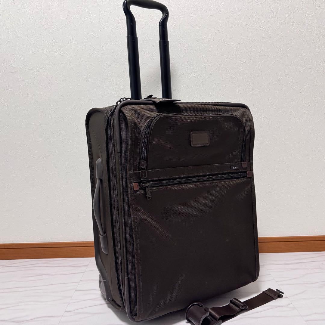 激レア✨トゥミ エキスパンダブル キャリーケース 2輪 アドアバッグストラップ付