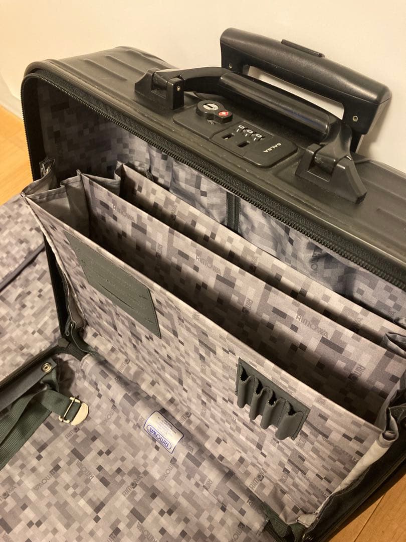 RIMOWAリモワ サルサ機内持込み23Lマットブラック2輪TSAロック