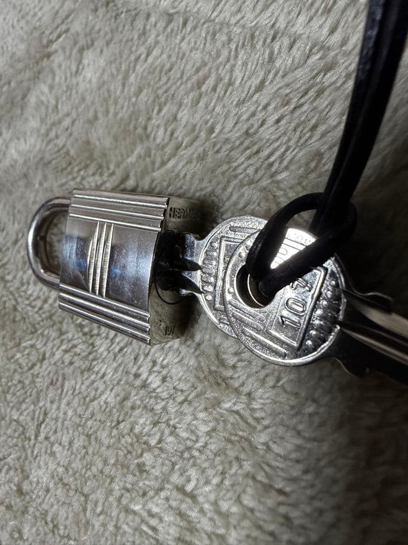 エルメス シルバー　カデナ　南京錠　パドロック　鍵　キー