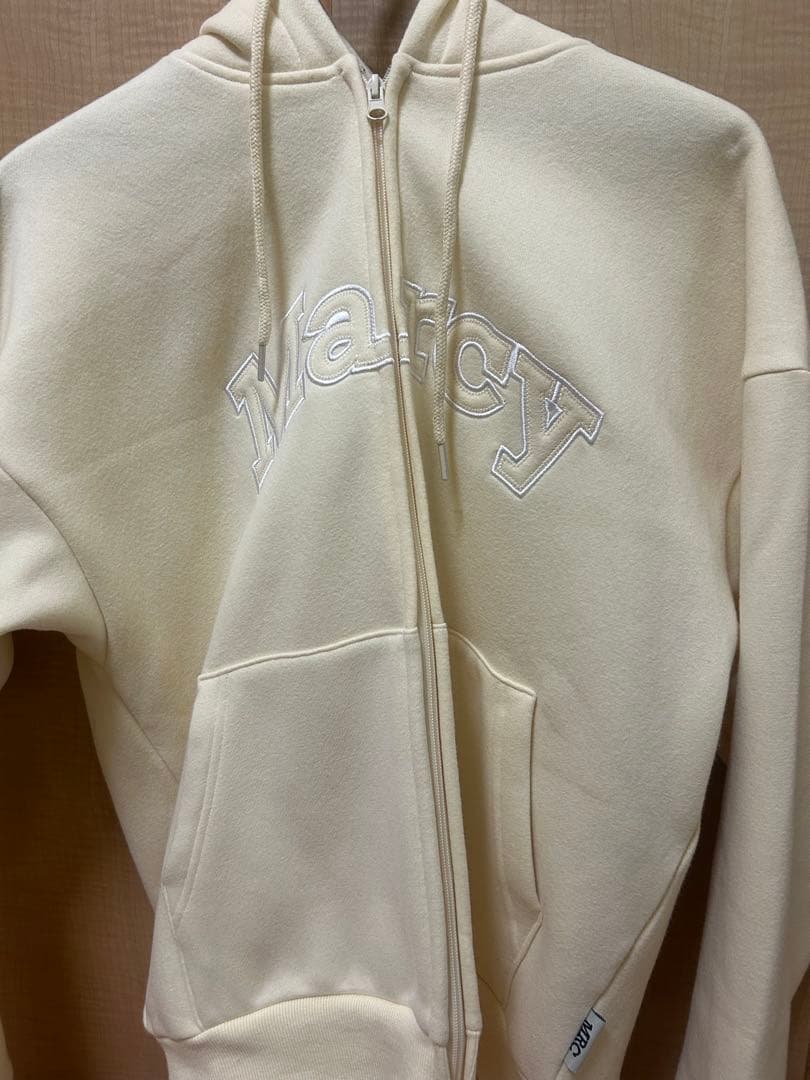 マルシィ　パーカー