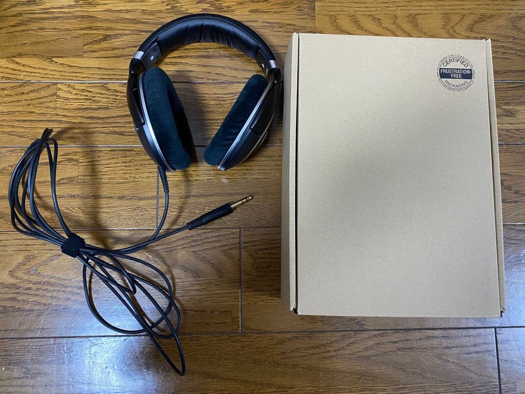 【匿名配送】ゼンハイザー有線オープン型ヘッドホン　ブラックHD599SE