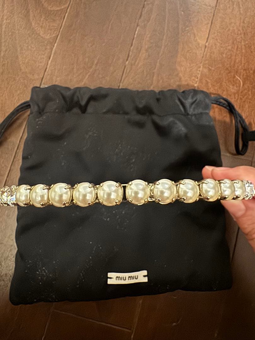 miu miu キラキラカチューシャ