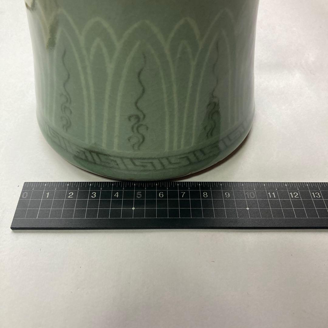 高麗青磁　人間国宝　柳 海剛　韓国人間文化財 象嵌彫文 た壺