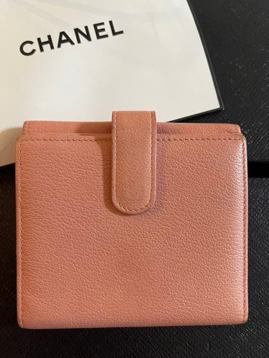 シャネル　二つ折り財布