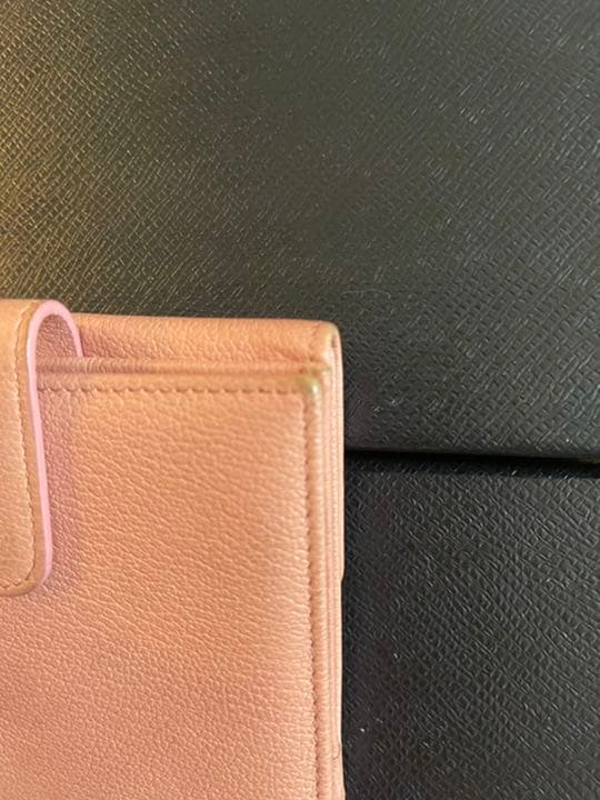 シャネル　二つ折り財布