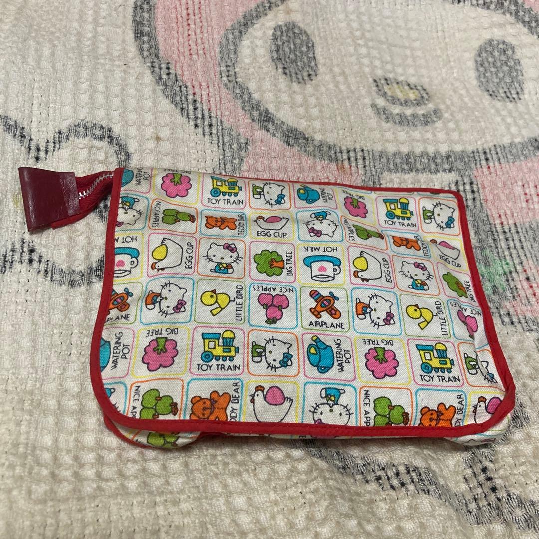 サンリオ　昭和レトロ　ハローキティ1976 弁当袋2こ＆ポーチ1こ　バラ売不可