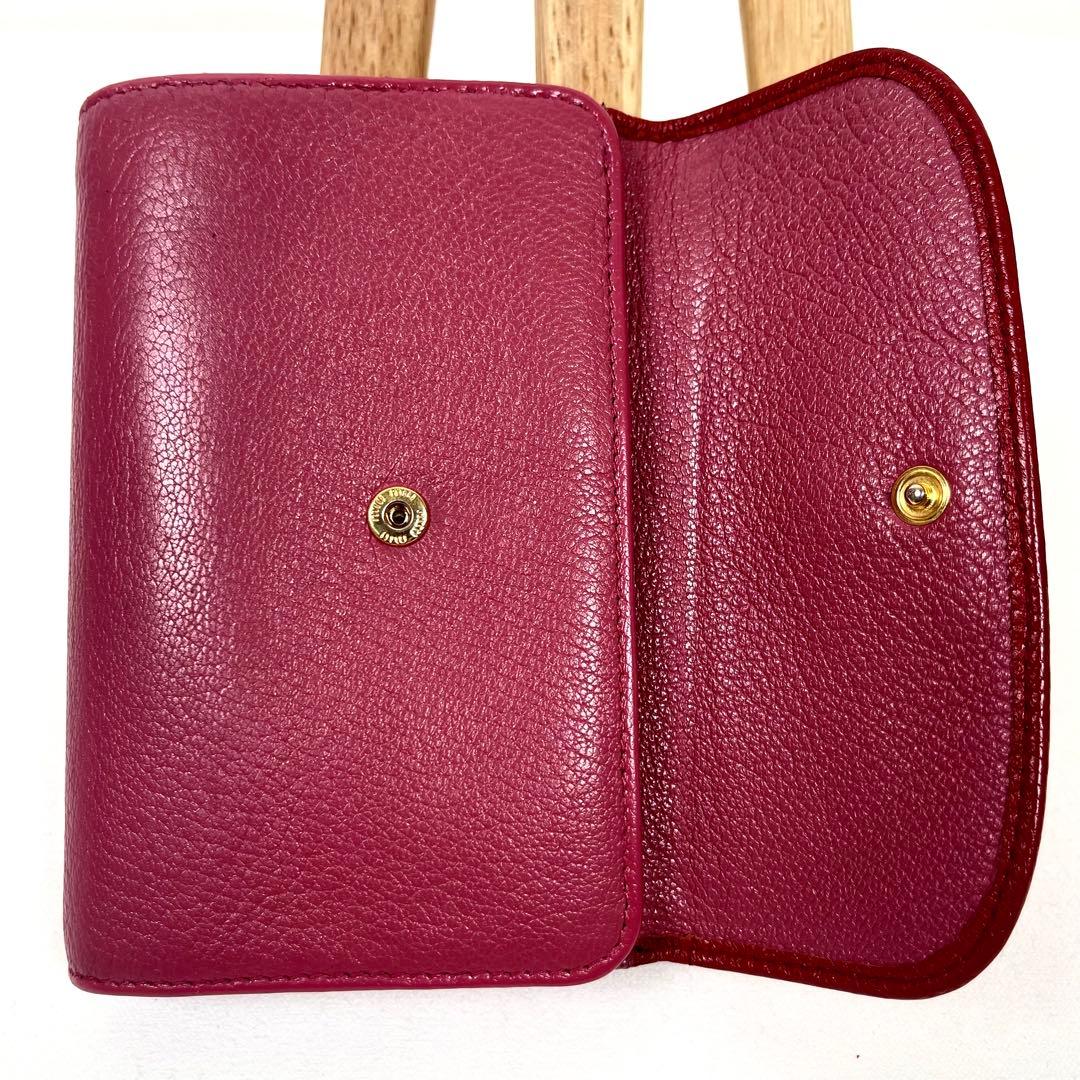 ミュウミュウ　折り財布　ロゴプレート　リボン　バイカラー　レザー　コンパクト　美