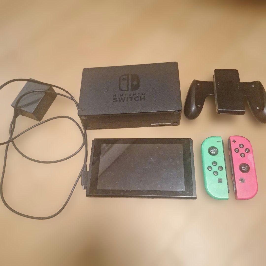 Nintendo Switch 本体 + Joy-Con（緑、ピンク）