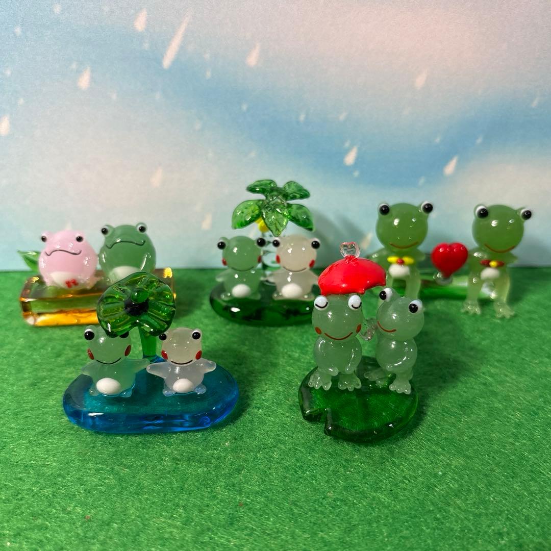 カエルカップル　ガラス細工　ミニチュア