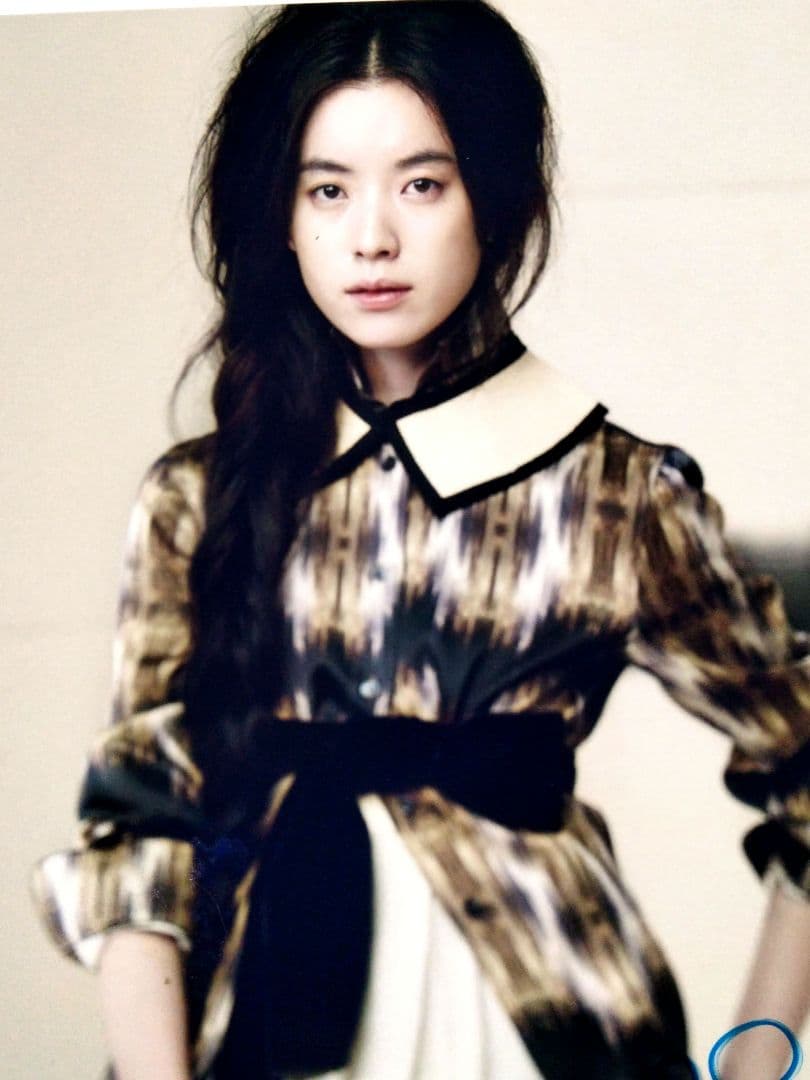 ハン・ヒョジュ直筆サイン入り特大写真…Han Hyo-joo…