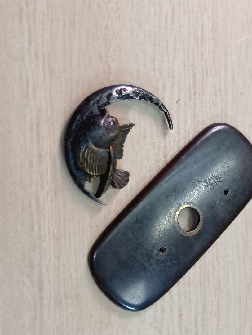 煙草入れ／鳥前金具