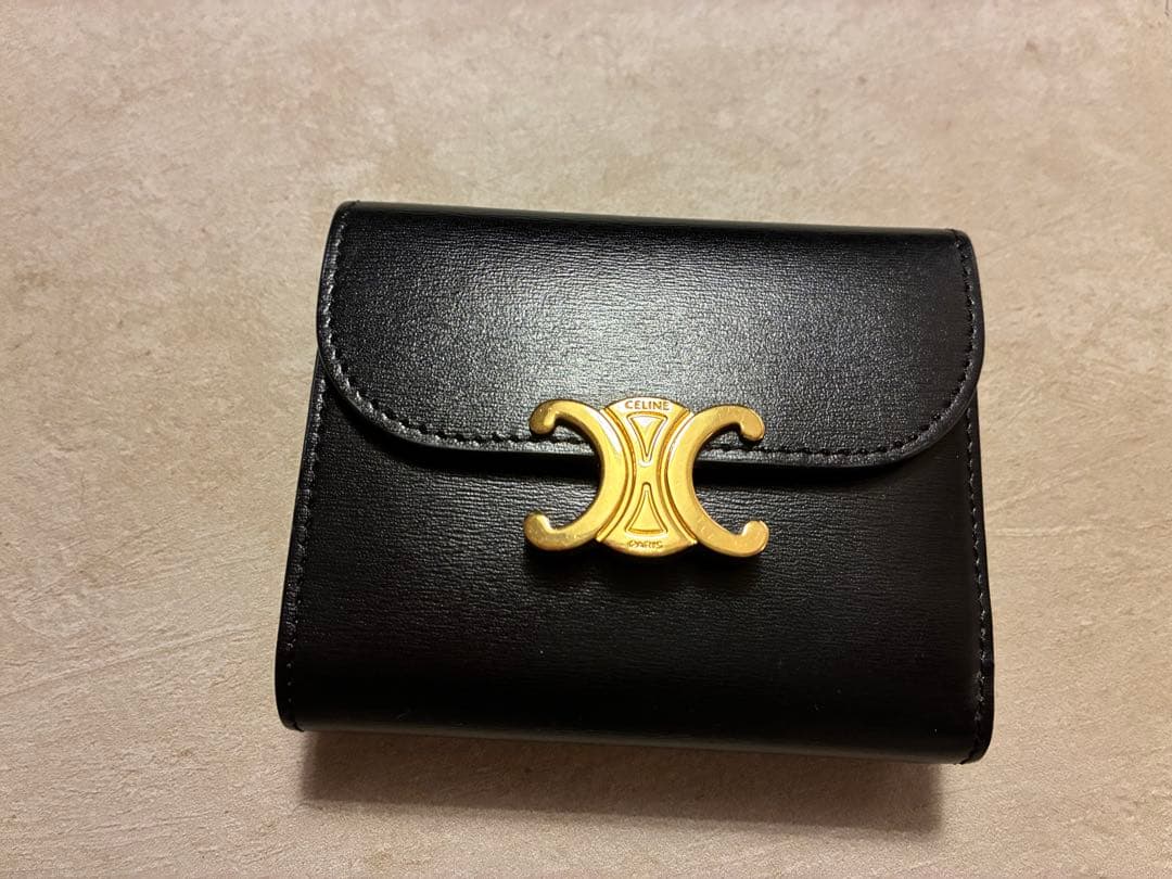 CELINE 財布　スモールフラップウォレット トリオンフ