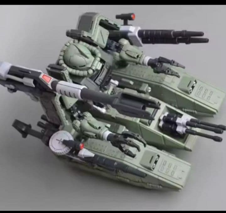 1/100 ザク タンク プラモデル 　ザクタンク 戦車 mg と同じ　サイズ