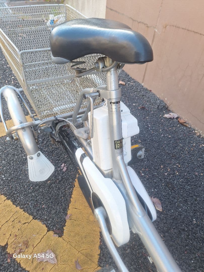 ブリジストン　アシスタワゴン 三輪電動アシスト自転車 シルバー
