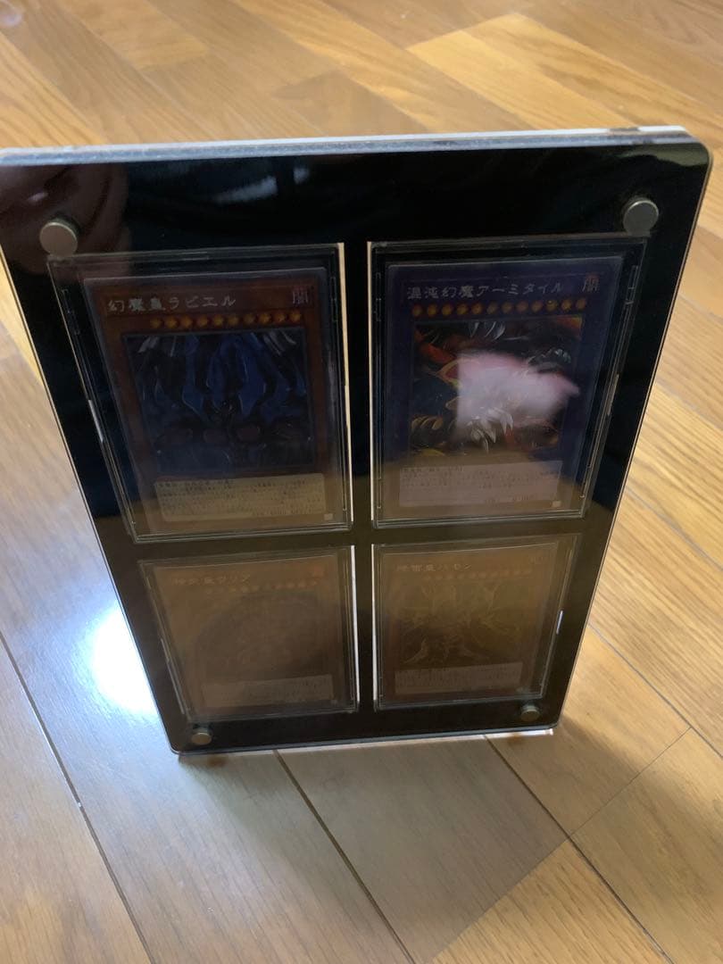 4連ブラックディスプレイケース　スタンド付(対応・遊戯王)