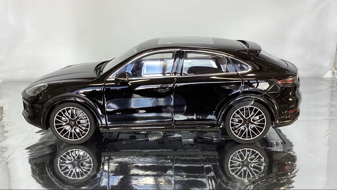 NOREV 2019 ポルシェ カイエン ターボ ブラック 1/18 ノレブ