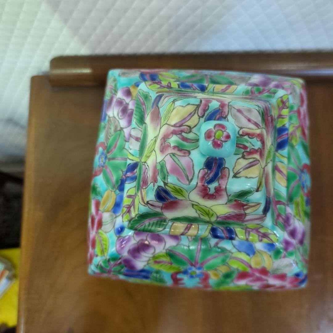 レトロ　中国　陶器壺　蓋付き　飾り壺　入れ物　陶器　花尽くし