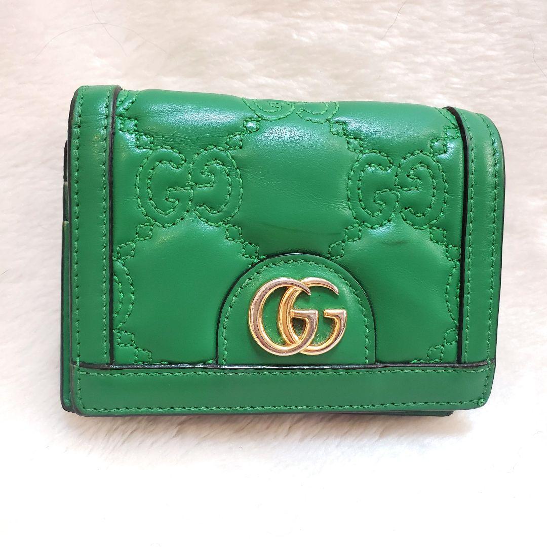 美品 GUCCI GGマトラッセカードケースウォレット　グリーン