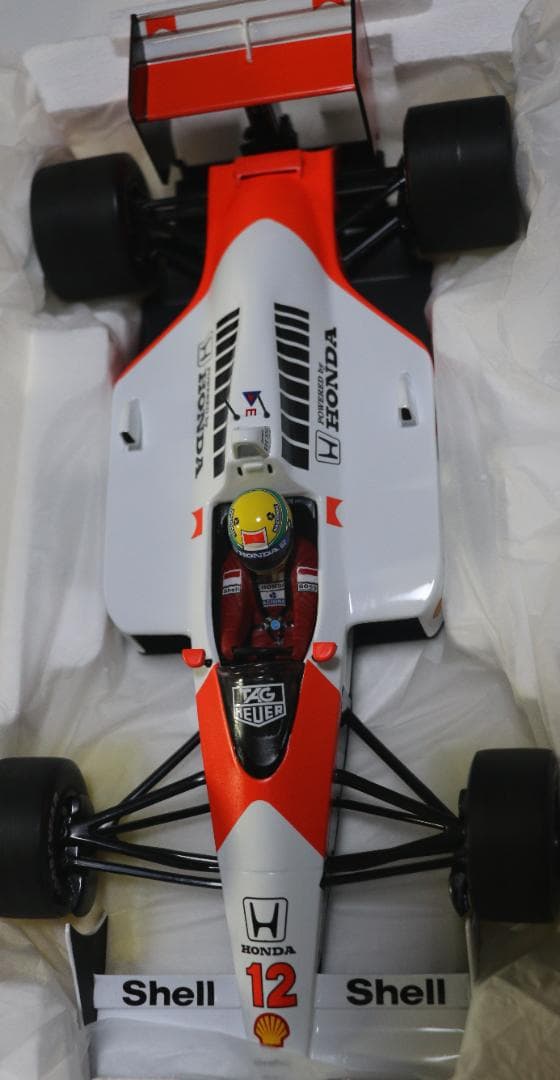 貴重ビックスケール１／1８マクラーレン・ホンダMP4／4　セナ・コレコレ　中古品