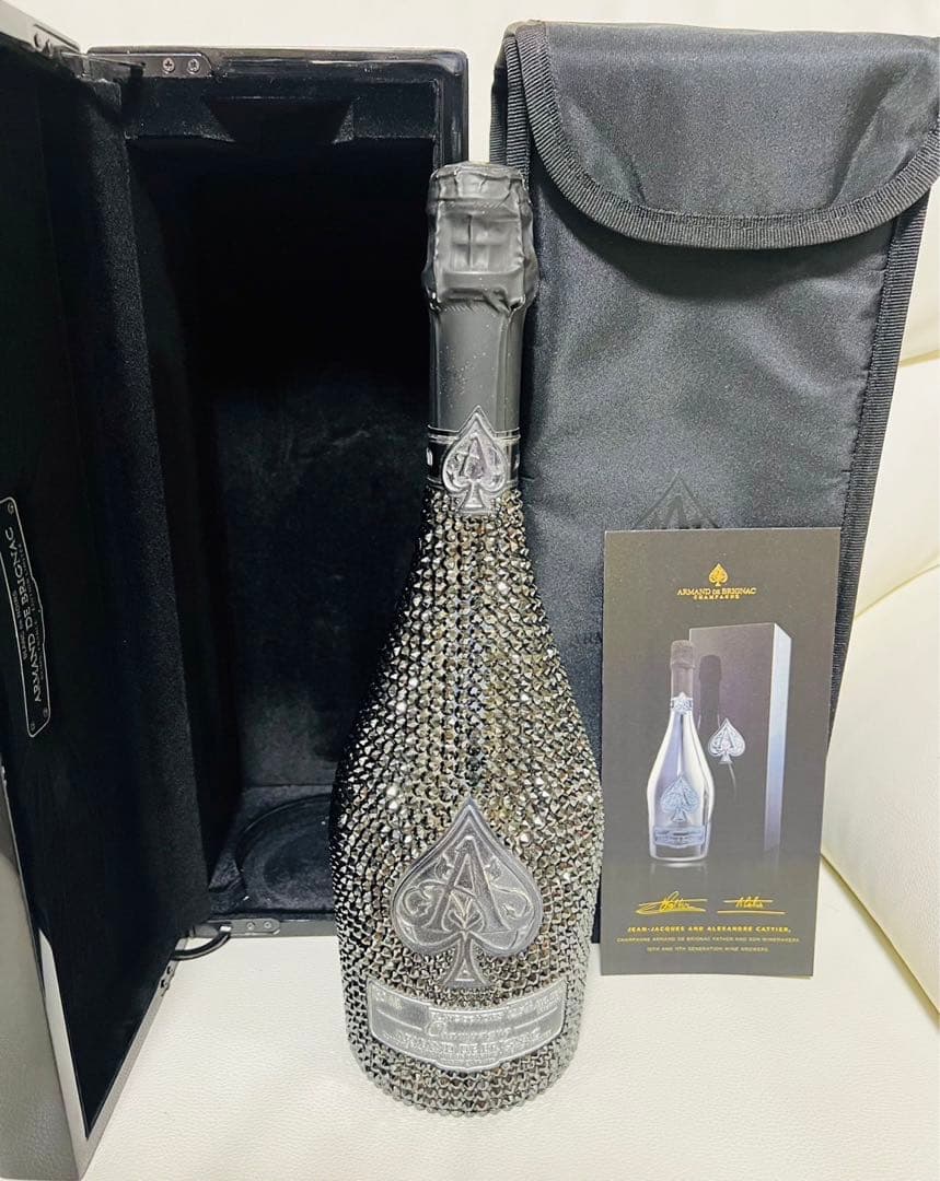 アルマンド　ブラック　ブランド　ノワール　スワロ　デコボトル　ケース付　 正規品