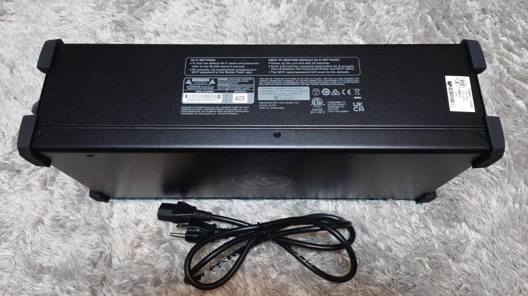 Mackie DL32S デジタルミキサー Wi-Fi付型（ホール使用１回）美品