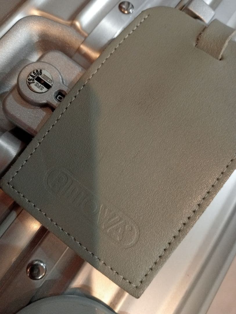 リモワスーツケース東京丸ノ内店購入