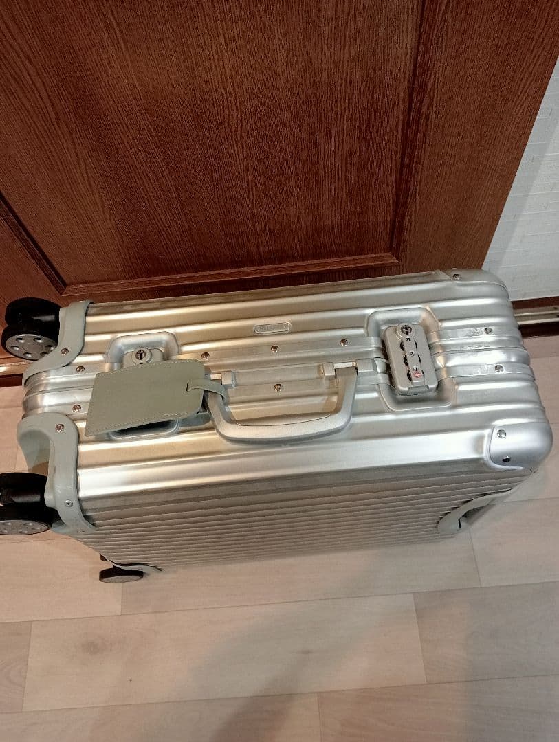 リモワスーツケース東京丸ノ内店購入