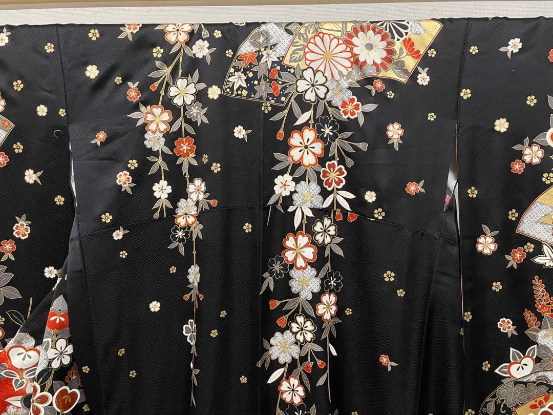 E 美品 豪華な花々模様 金彩 黒×赤 正絹 袷 振袖 着物 成人式 K9