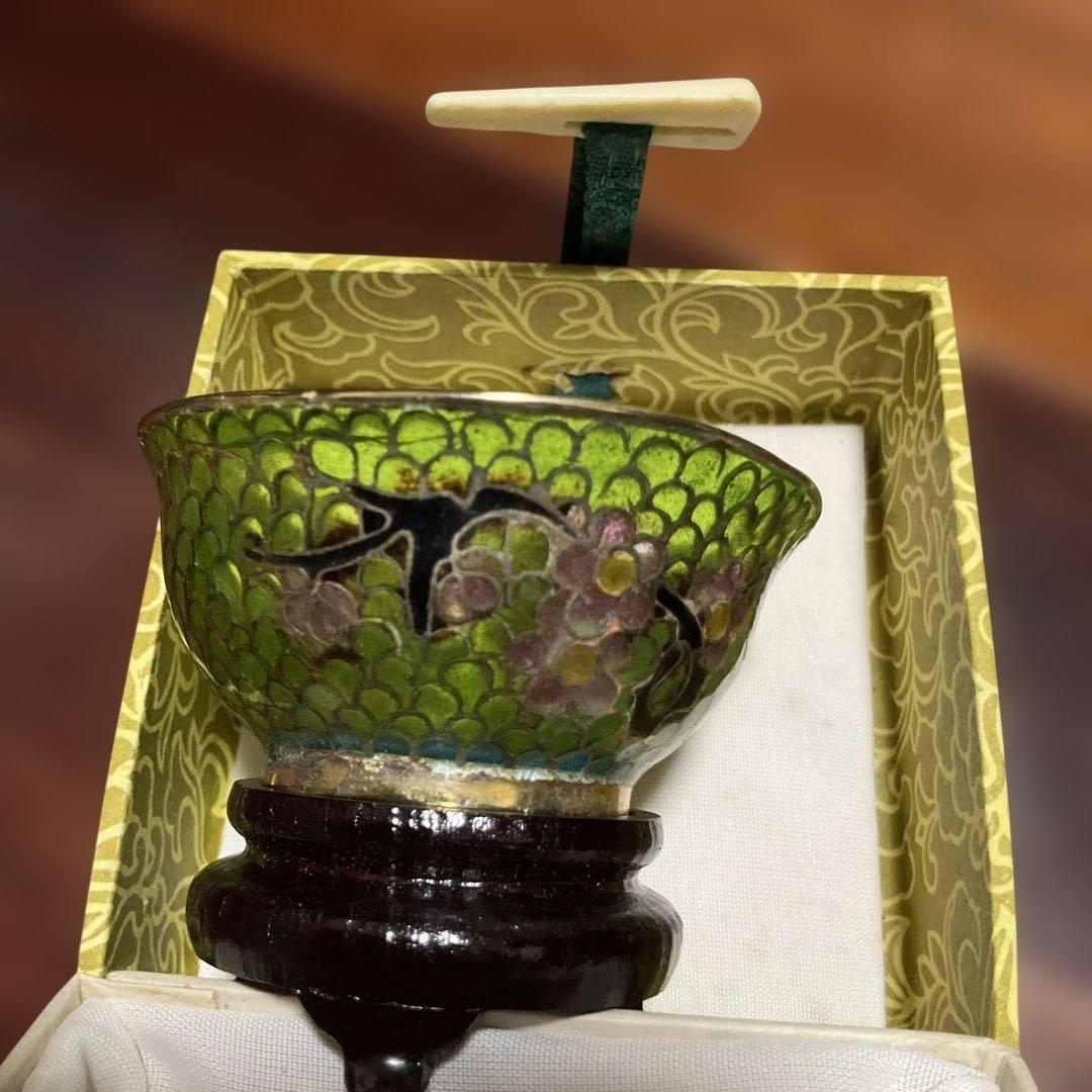 中国、ステンドグラス、花模様の緑色盃