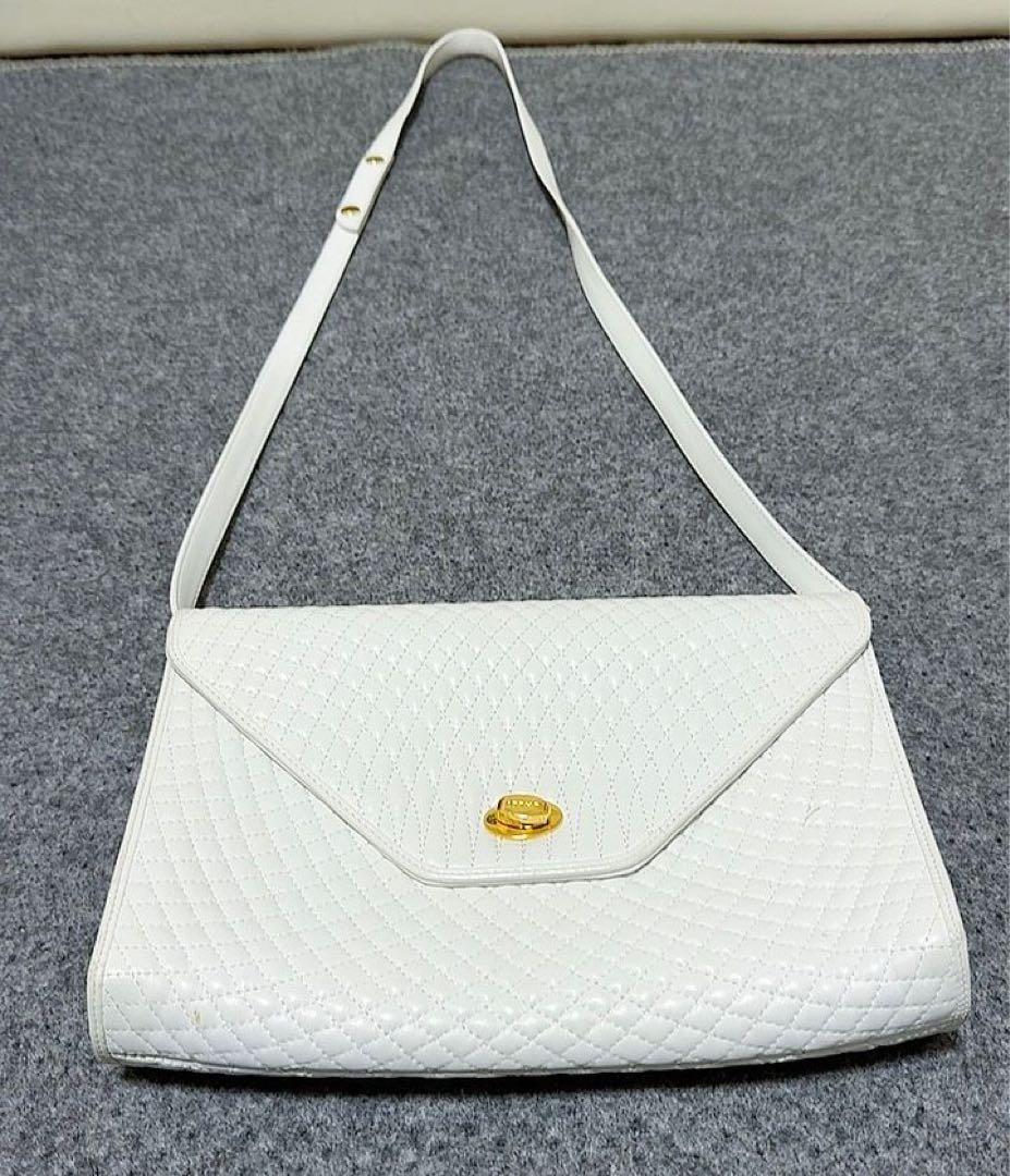 美品**BALLY**ホワイトキルティングパーティーバッグ