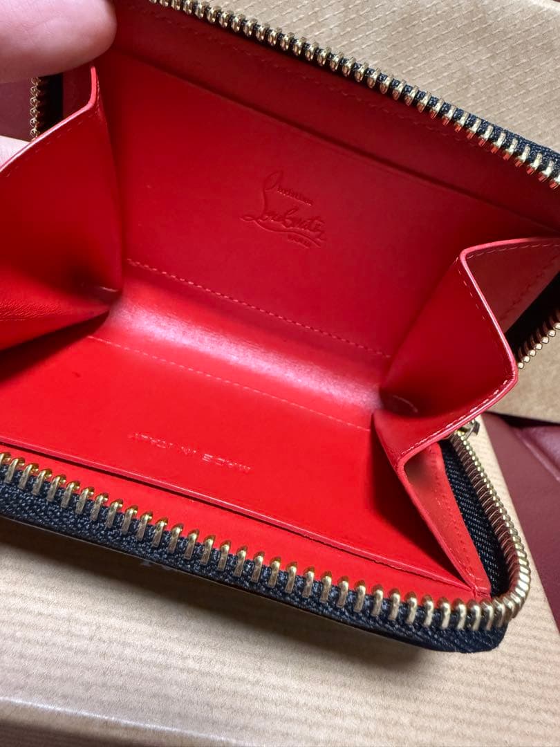 【正規品・箱付き】美品 クリスチャン ルブタン パネトーネ ケース