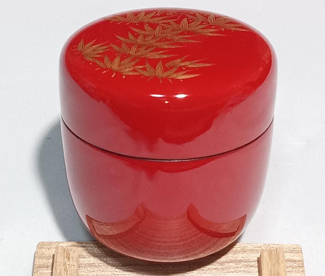 茶道具　伝統工芸加賀漆芸　朱漆塗沈金細工棗　朱漆塗沈金彫竹林文中棗　超美品！！