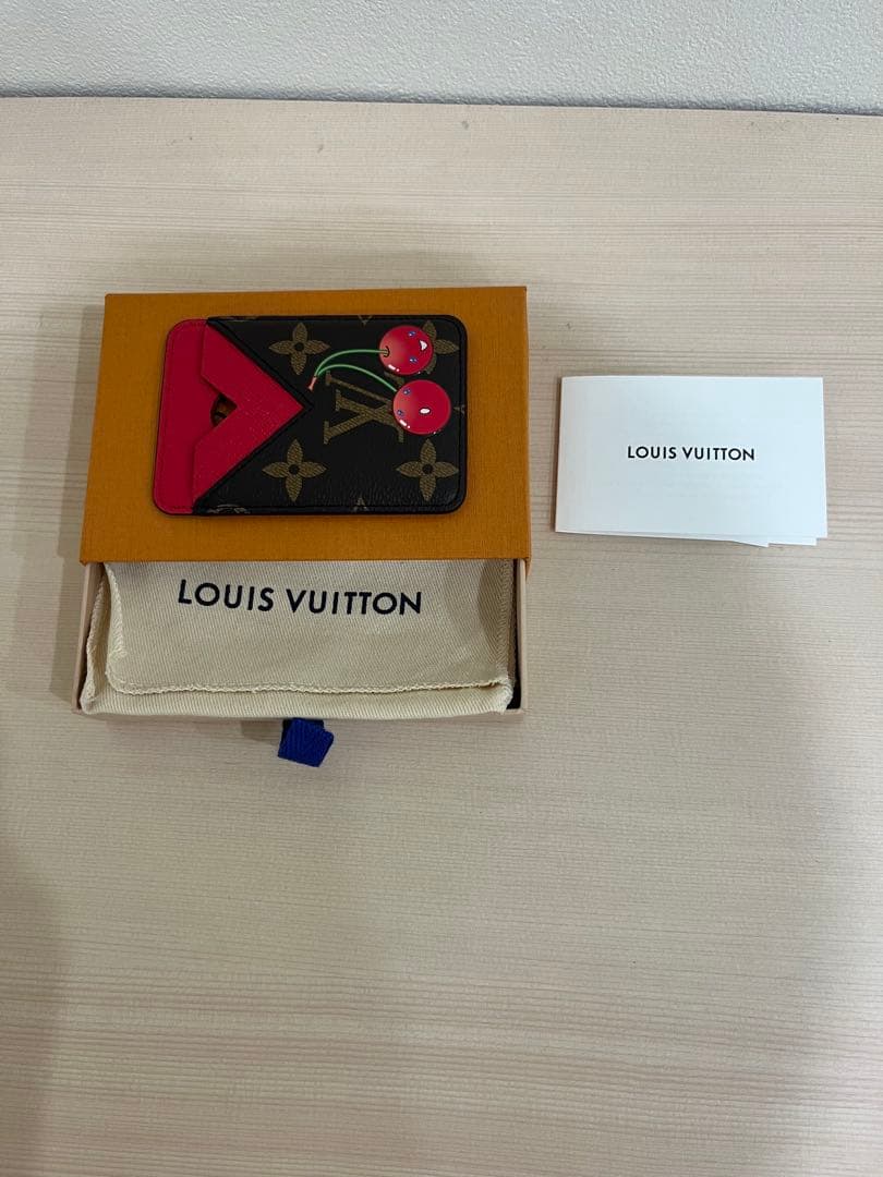 LV × TM ポルト カルト・マグネット