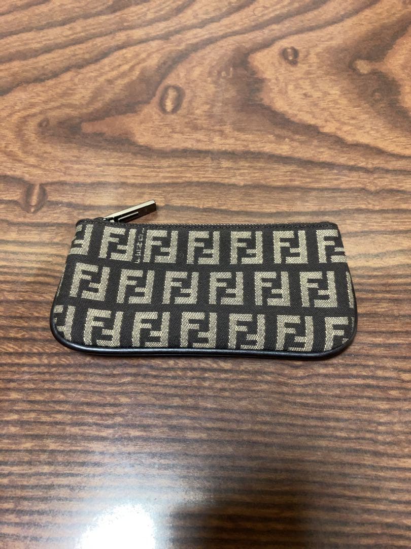 【希少】【新品未使用】FENDY☆キーリング付きケース