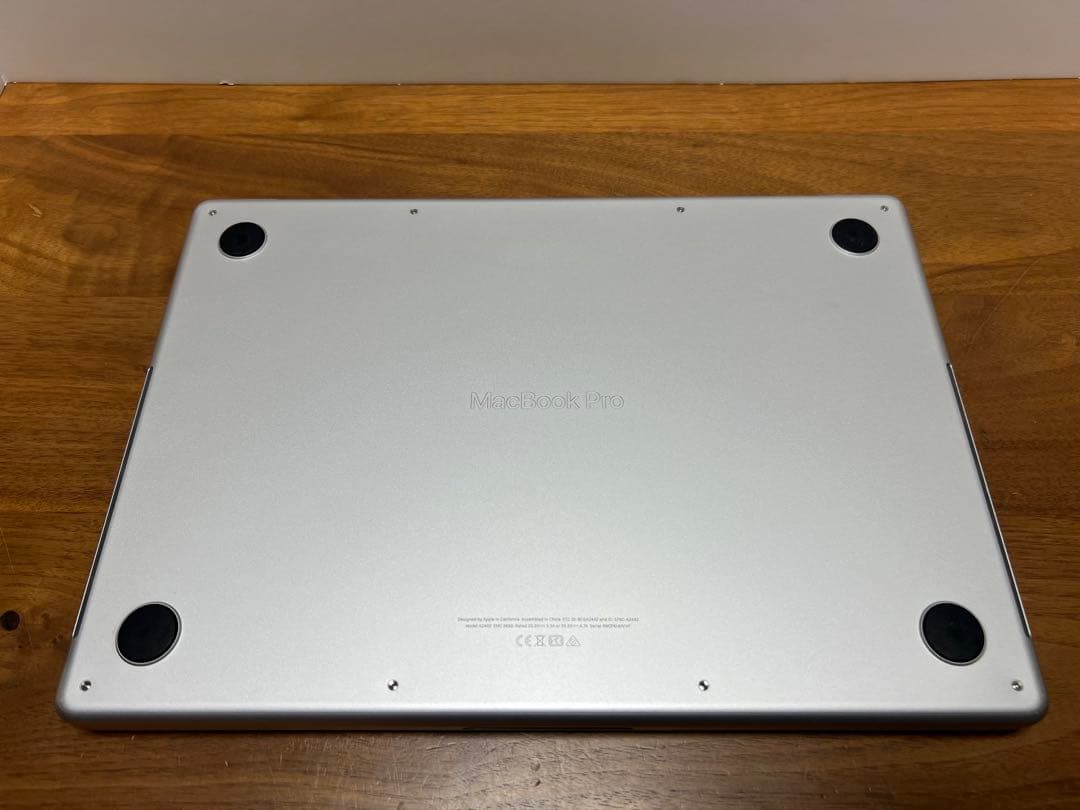 美品&高性能❗️MacBook Pro M1Pro 14in 32&1TB シルバ