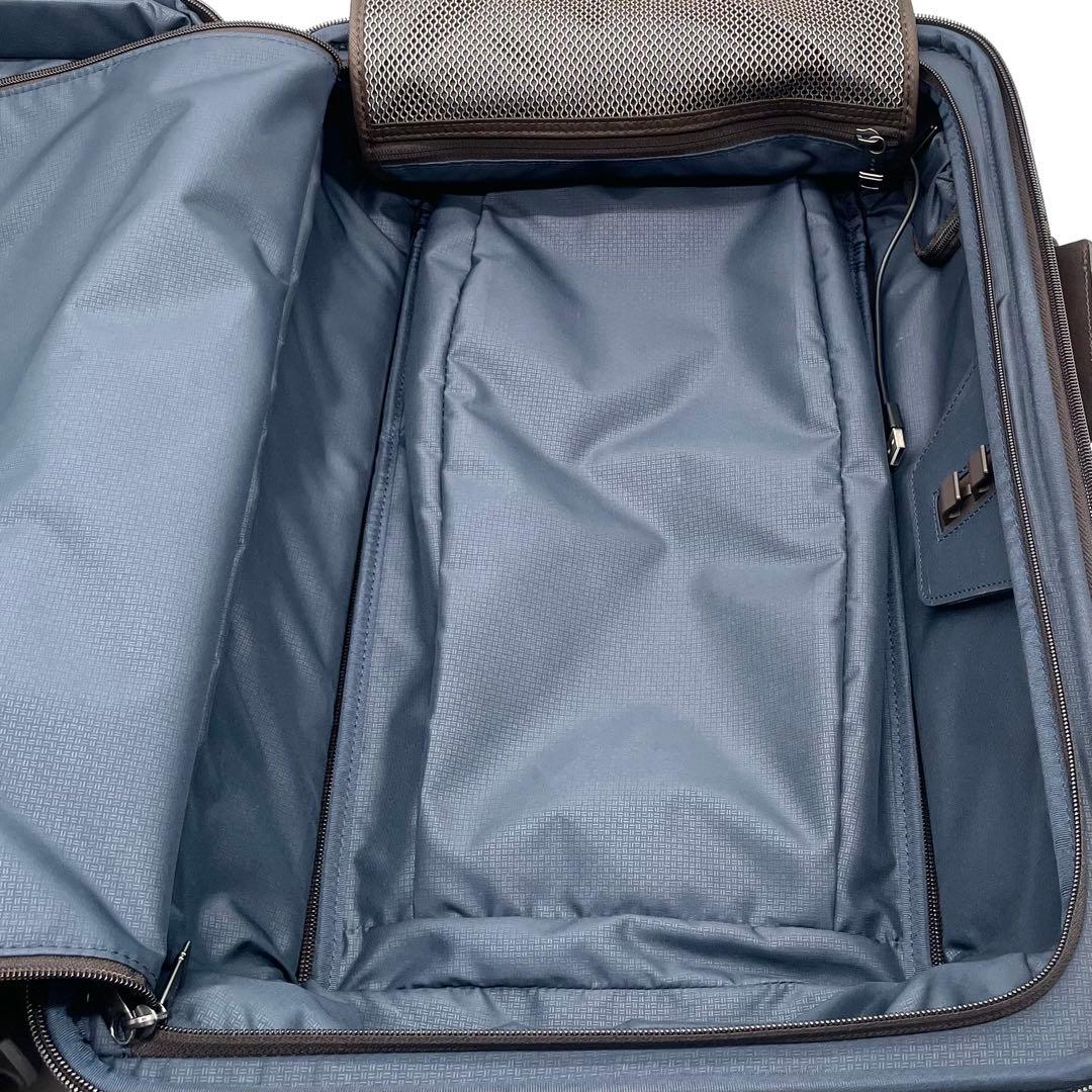 【極美品】トゥミ ALPHA3 インターナショナル デュアル アクセス 4輪