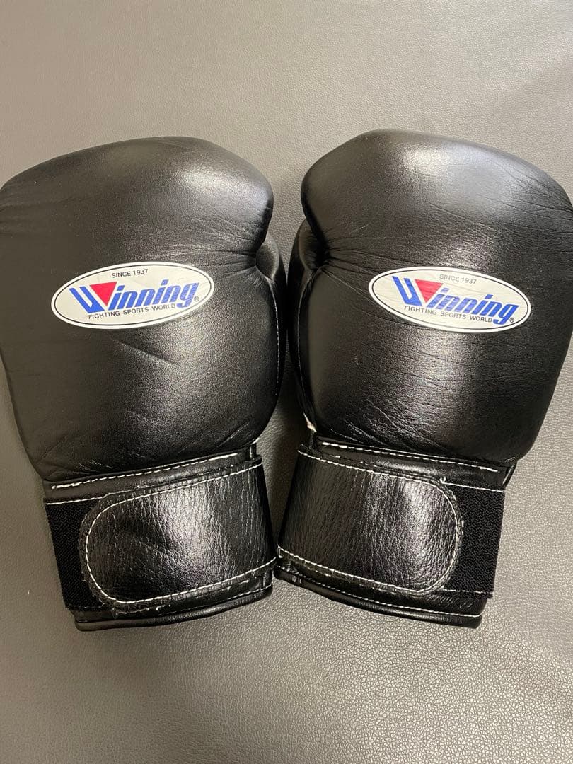 Winning ボクシンググローブ 10oz 黒