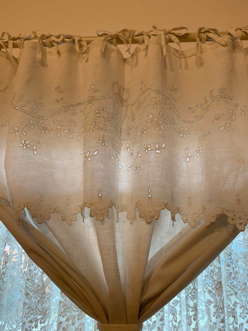 フランスアンティーク　スカラップレース　リネンカーテン　オフホワイト