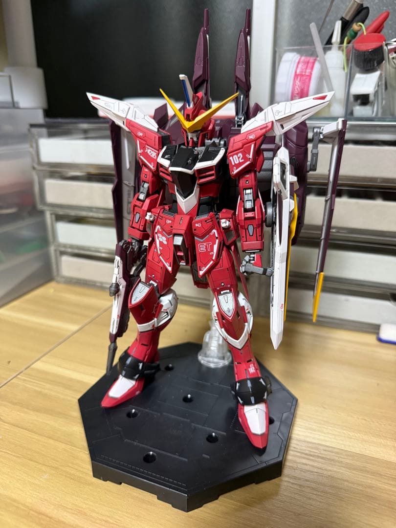 MGジャスティスガンダム　ガンプラ　完成品