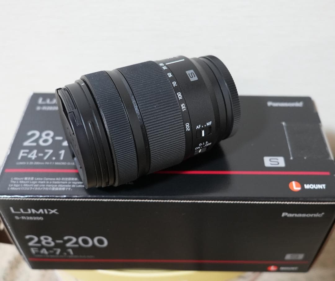 LUMIX S 28-200mm F4-7.1 MACRO Lマウントレンズ