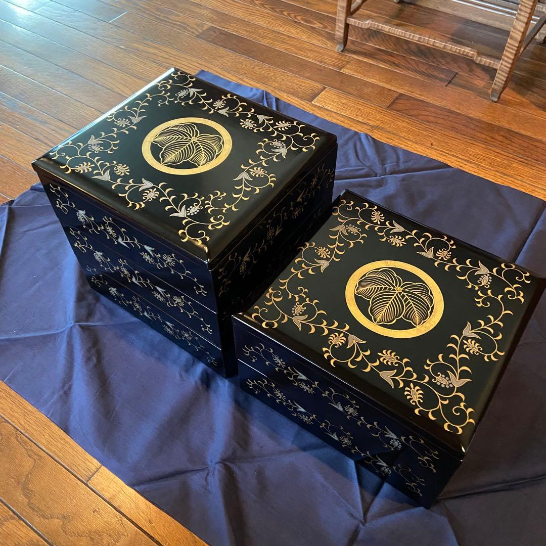 輪島塗　五段重箱　定紋重箱　蒔絵唐草　点彫り沈金　共箱付