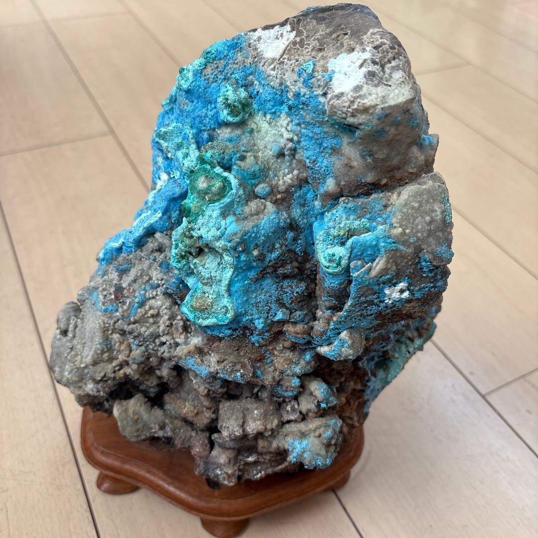 青色・緑色の鉱石 自然石 木製台座付き