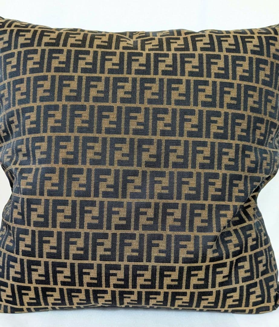 m*g様 Fendi FFロゴ クッションカバー