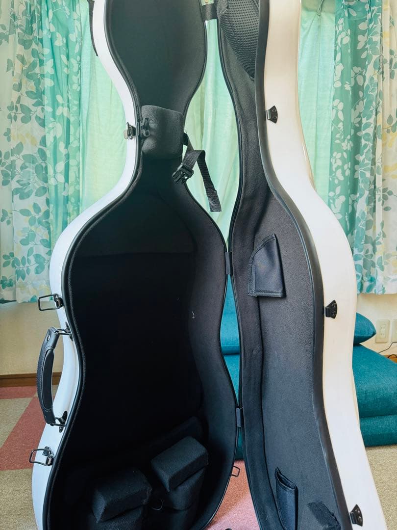 チェロのハードケース 1/4～1/2サイズ調整可能 超軽い 希少な自家用